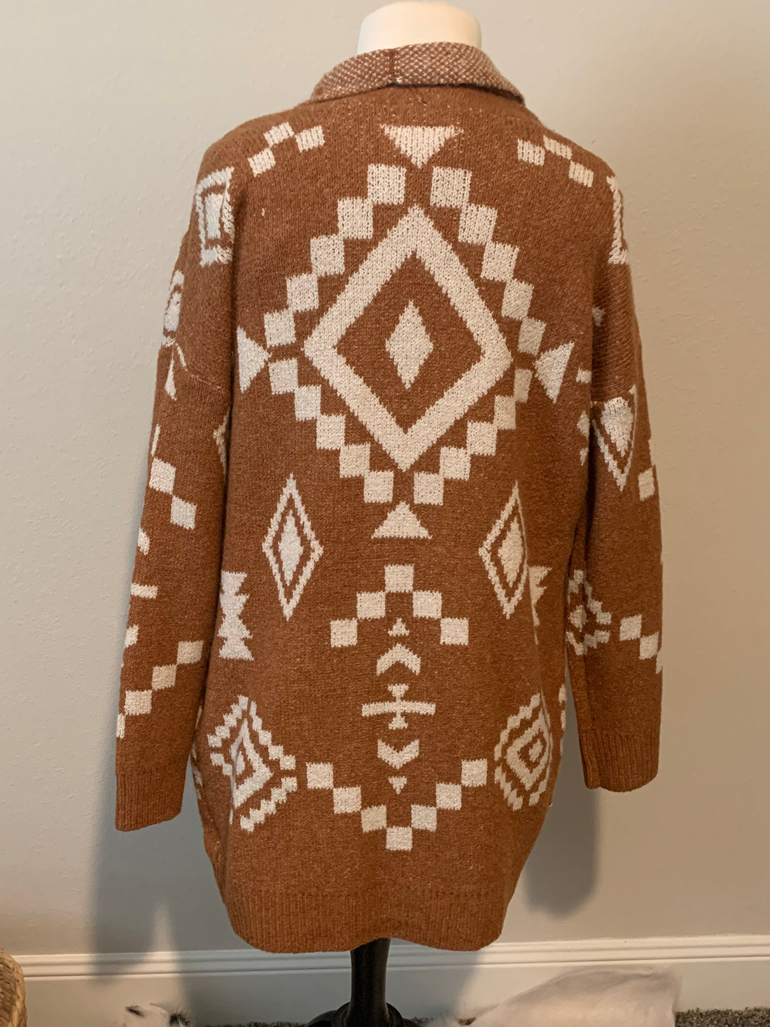 Cardigan Tan and White Aztec has pockets/ No Hood