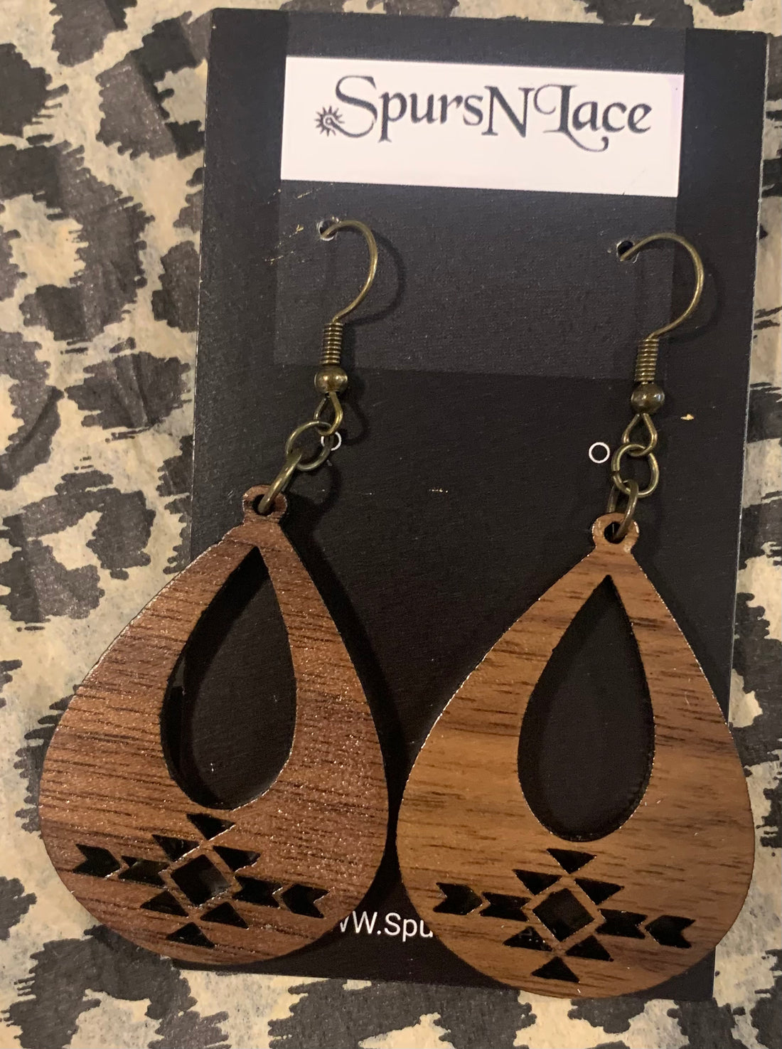 Earrings Handmade - Wood Brown Teardrop With small opening with engraving design NE35
