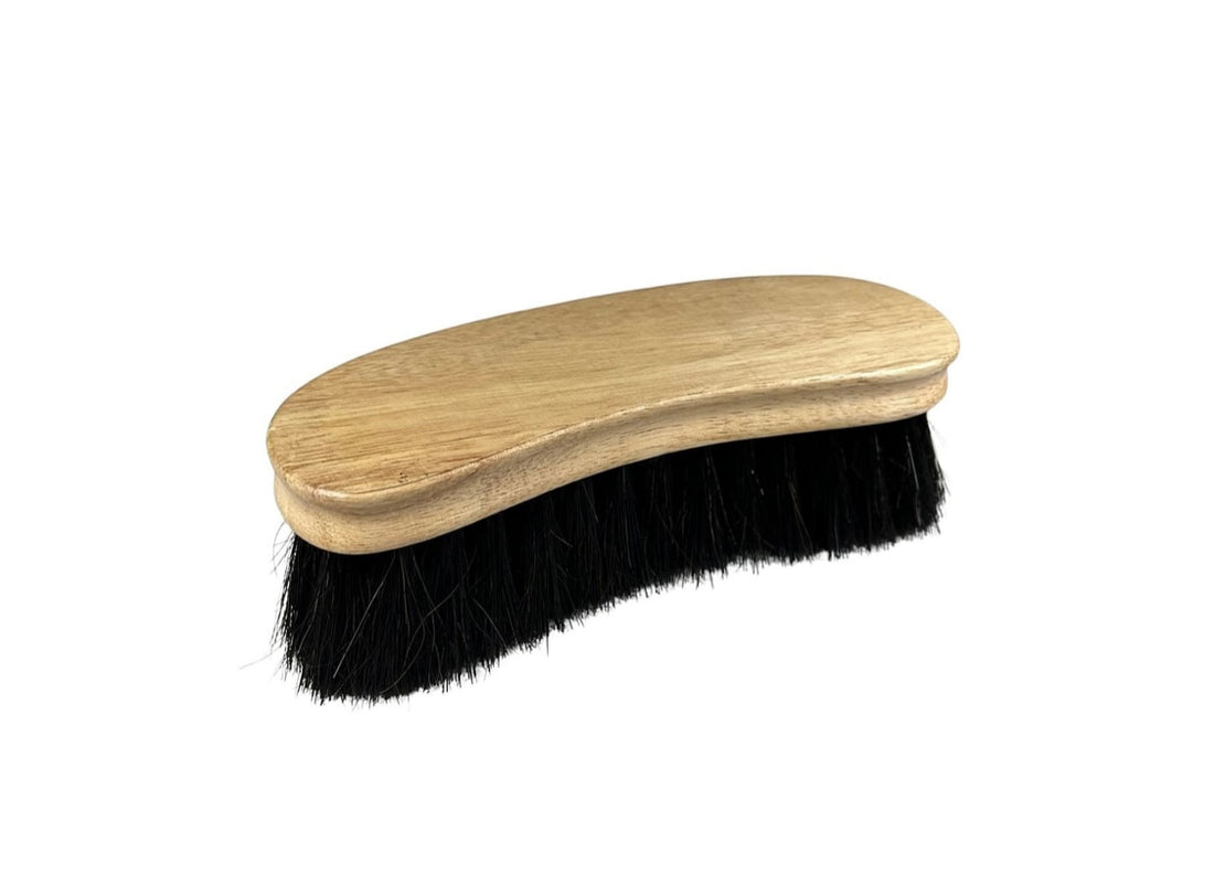 LEGENDS CHAMPION CRESCENT HORSE HAIR BODY BRUSH