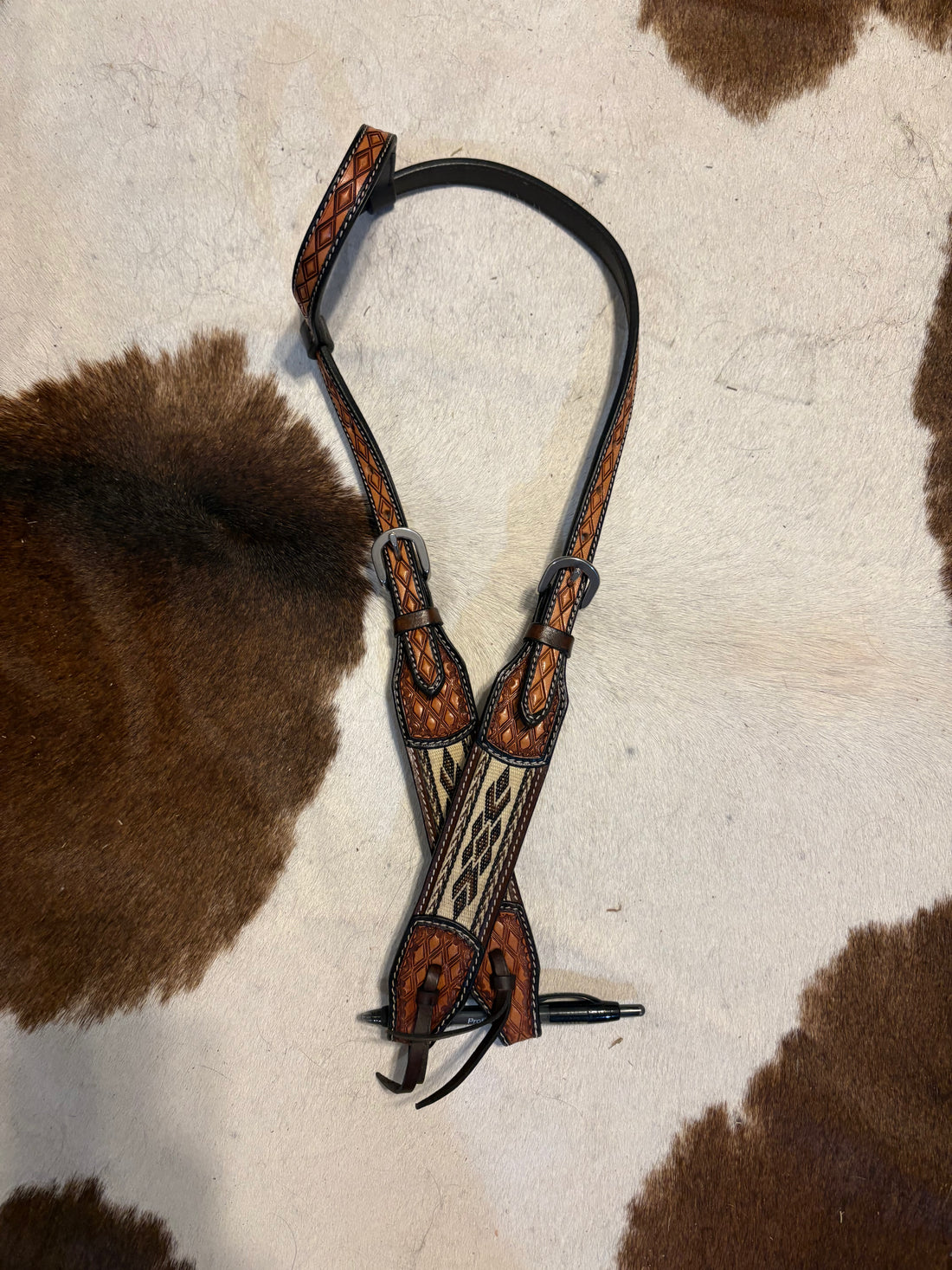 ONE EAR TAN EMBRODERY HEADSTALL
