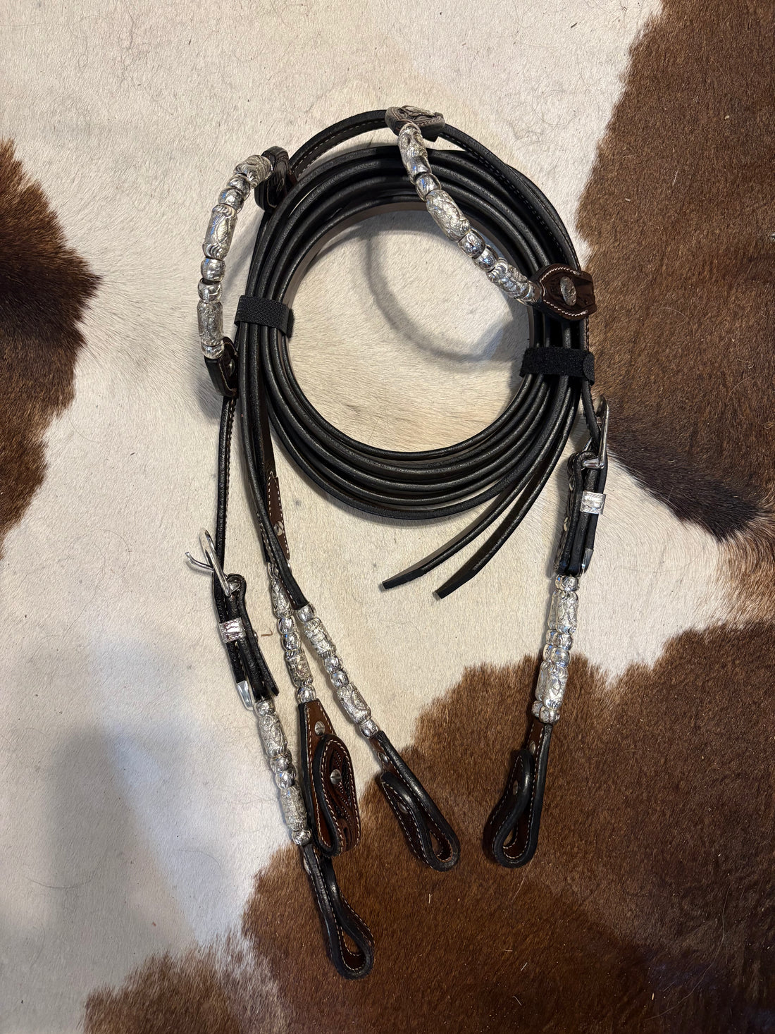 DOUBLE EAR LEATHER HEADSTALL/REIN SET WITH BEADS